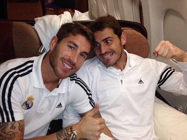  	Casillas muốn đấm Ramos