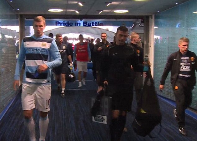  	Man City công bố đoạn clip dài 15 phút ghi hình đường hầm trận thắng Man United 4-1