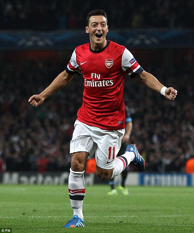  	Ozil đang tỏa sáng ở Arsenal
