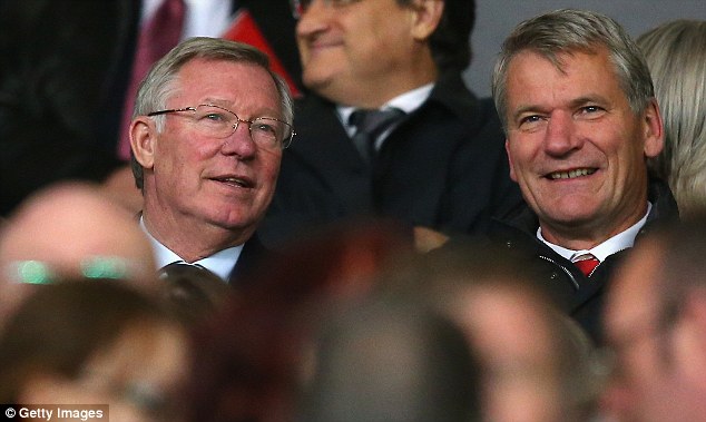 
	Sir Alex và cựu GĐ ĐH Man United, David Gill tới dự khán