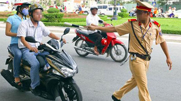 Tình huống tranh luận trong tuần: Lắp thêm tấm nhựa vào đuôi xe bị phạt 700 nghìn đồng