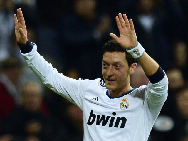 
	Mesut Ozil ra đi vì áp lực ở Real là quá lớn