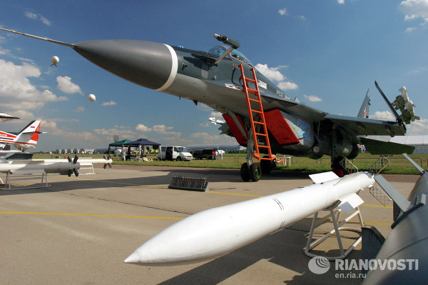 MiG-29K là máy bay chiến đấu thế hệ 4++ của Hải quân Nga sẽ triển khai trên tàu sân bay Đô đốc Kuznetsov. MiG-29K có khả năng đạt tốc độ bay tới 2.200km/giờ và tầm hoạt động là 1.500km. Nó được trang bị vũ khí cơ bản là pháo hàng không 30mm và 7 móc treo vũ khí dưới thân, cánh với tổng trọng lượng vũ khí mang vác đạt 4,5 tấn.