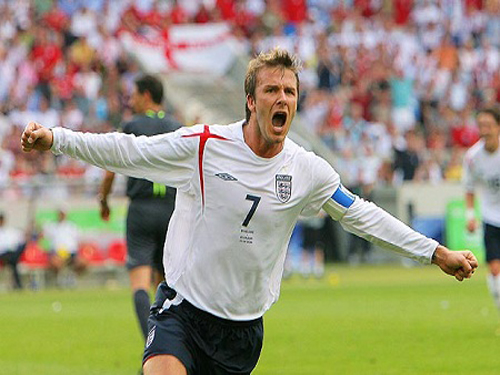 Ngày này năm xưa 14/10: &quot;Đế chế&quot; David Beckham lụi tàn