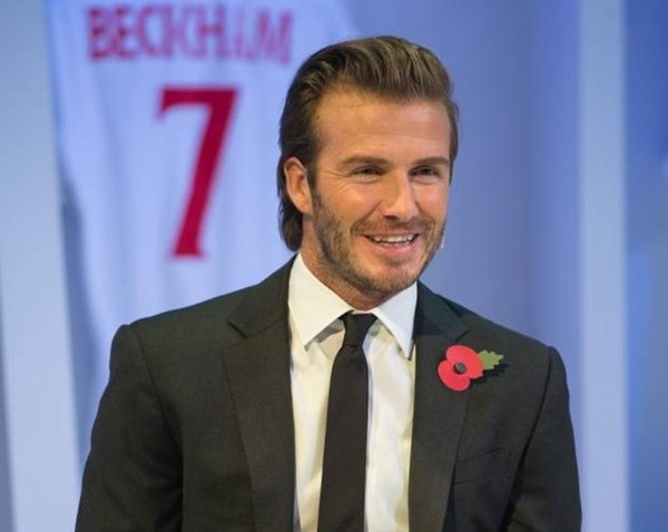 Vợ chồng Beckham bị chê "nhàm chán" và có nụ cười như "đi mượn" 1