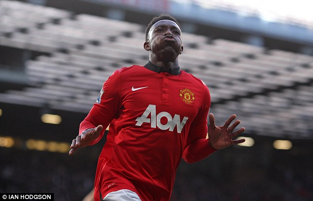  	Danny Welbeck ăn mừng bàn mở tỉ số cho Man United