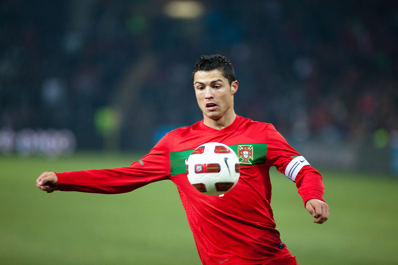  	Cris Ronaldo sẽ chơi vì anh hay vì Bồ Đào Nha?