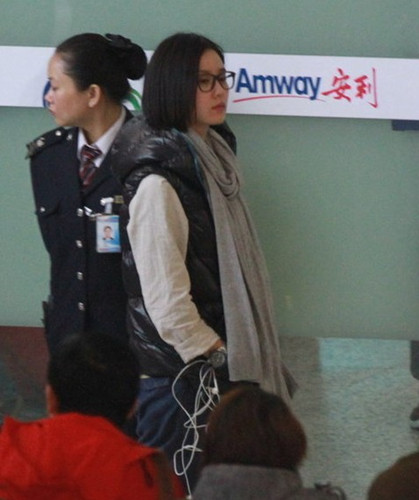 
	Cô thường xuyên xuất hiện ở sân bay với gương mặt hoàn toàn tự nhiên.