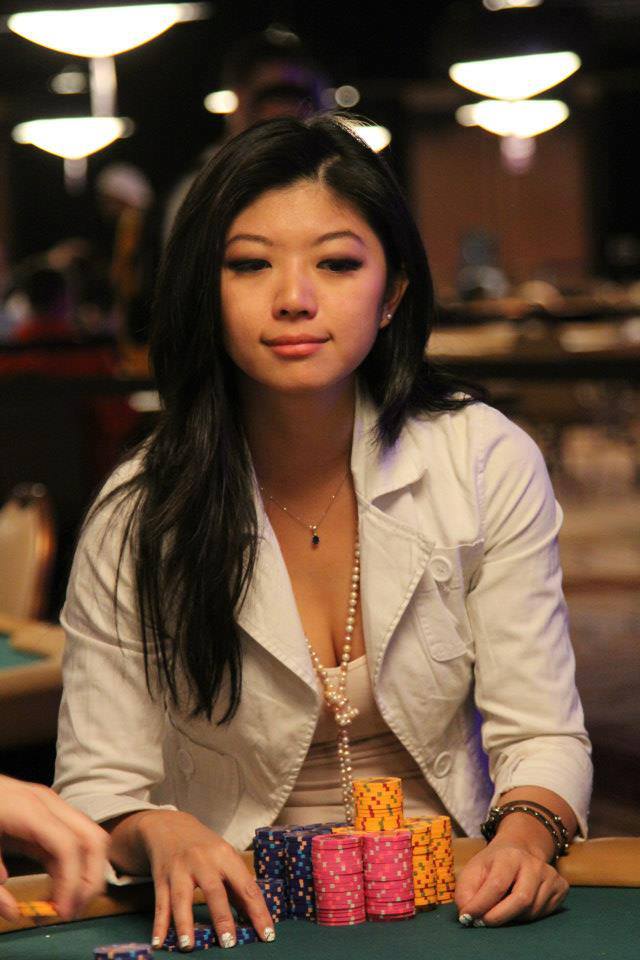  	Xuan Liu cho biết, cô thực sự quan tâm tới cờ bạc sau khi xem bộ phim 	Thánh bài với sự tham gia của Châu Nhuận Phát và Lưu Đức Hoa.