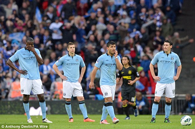 Chùm ảnh: Man City đau đớn cúi đầu, Wigan sung sướng nâng cúp