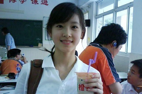 
	Hình ảnh đầu tiên của cô bé trà sữa được chia sẻ trên mạng xã hội.