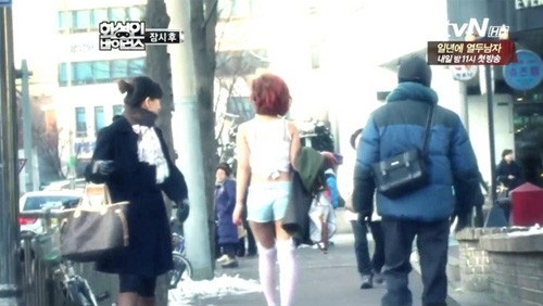 Cô gái Hàn bỗng nổi tiếng vì quanh năm chỉ mặc quần ngắn cũn 12