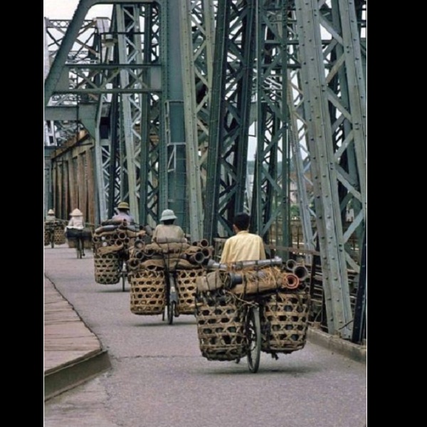  	Cầu Long Biên.