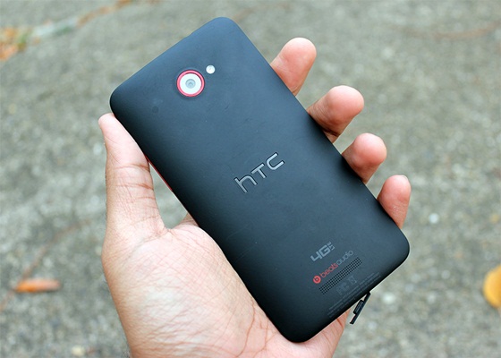 Lộ diện hình ảnh HTC M7 - Smartphone màn hình... siêu "khủng" 4