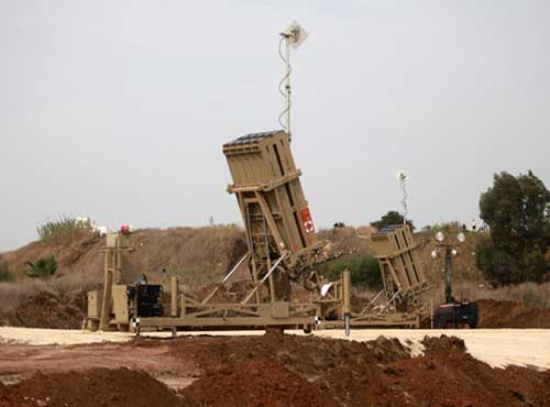  Tên lửa được bắn từ hệ thống Iron Dome ở thành phố Ashdod, Israel.         