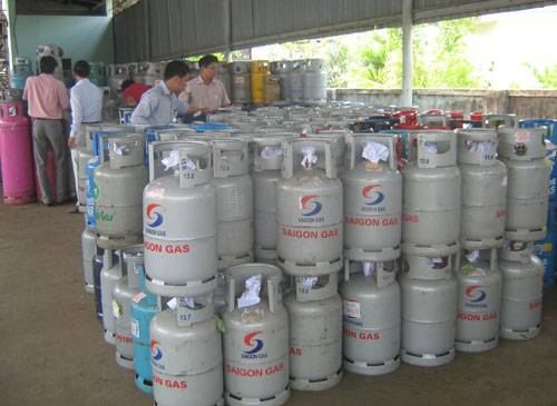 Giá gas giảm 13.000 đồng/ bình 12kg