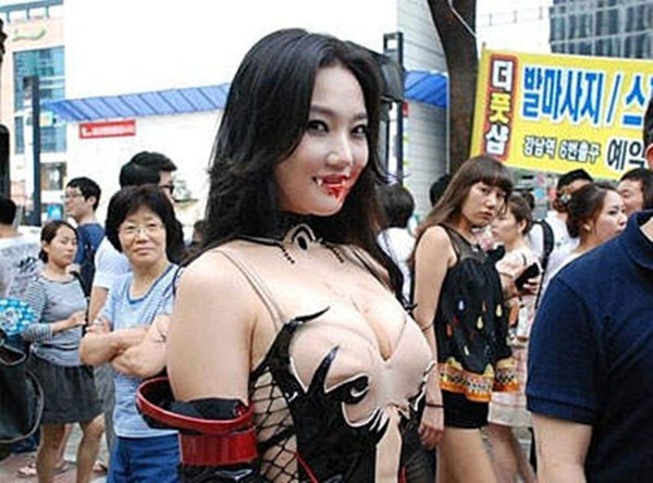 Hàn Quốc: "Nữ ma cà rồng hút máu" xuất hiện ở Gangnam 3