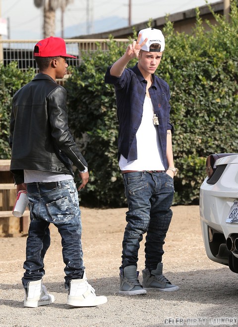 Justin Bieber cưỡi ngựa cũng “sợ” paparazzi 10
