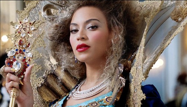Móng giả của Beyoncé có giá hơn 12 triệu 1