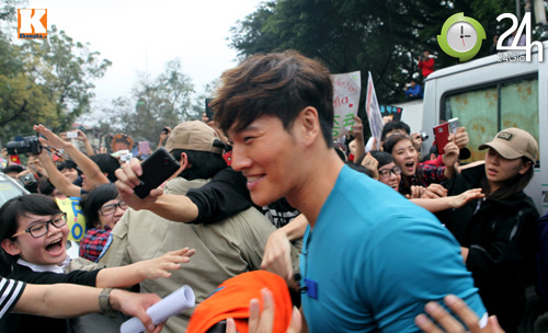 Sao ngoại và kỷ niệm nhớ đời tại VN, Ca nhạc - MTV, Chung han dong, big bang, kim jong kook, fan cuong, tan cong, sao ngoai, fan viet, ca sy, dien vien, running man, tin tuc, ngoi sao, bao ngoi sao