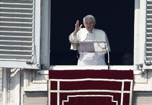 Tiết lộ chấn động về diễn biến dẫn đến việc Giáo hoàng thoái vị