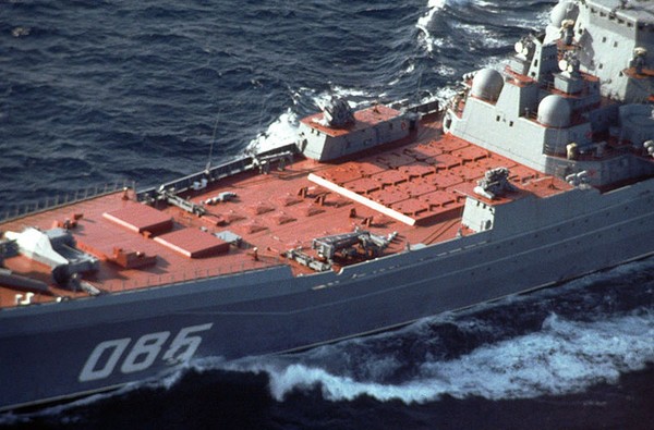 	Tuần dương hạm hạng nặng lớp Kirov mang tên Pyotr Veliky và các bệ phóng tổ hợp S-300F
