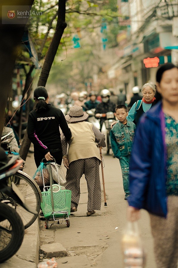 ngay-quoc-te-phu-nu-ghe-tham-con-pho-ten-83-o-ha-noi