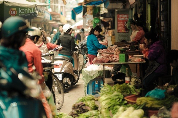 ngay-quoc-te-phu-nu-ghe-tham-con-pho-ten-83-o-ha-noi