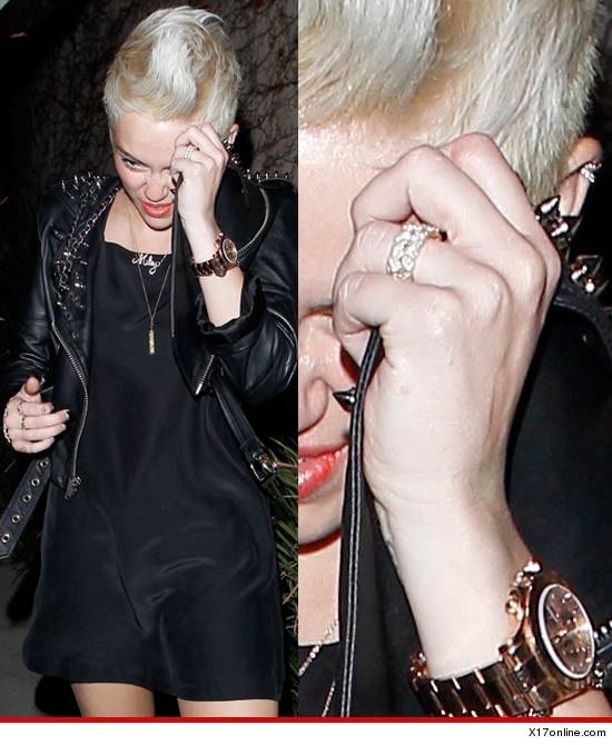 Miley Cyrus bất ngờ tháo nhẫn đính hôn 1