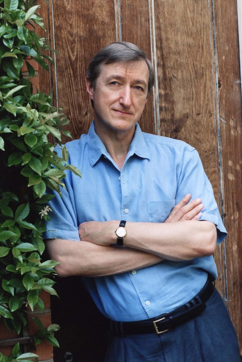 Nhà văn Julian Barnes.