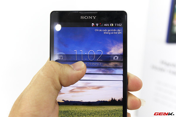 Cận cảnh Sony Xperia ZL, so sánh với Xperia Z 5