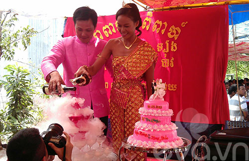 Đám cưới Khmer của HH biển Lâm Thu Hằng - 5
