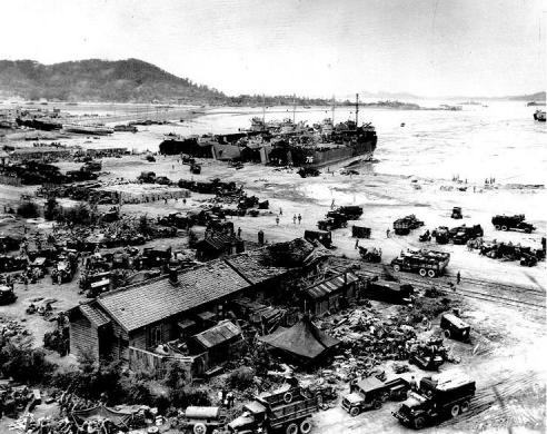 Hình ảnh đổ nát ở khu vực Inchon, một điểm nóng của cuộc chiến. Ảnh chụp hôm 16 tháng 9 năm 1950
