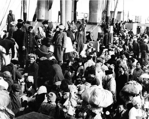 14.000 người tị nạn Hàn Quốc trên con tàu SS Meredith Victory sau khi di tản khỏi Hungnam hồi tháng 12 năm 1950