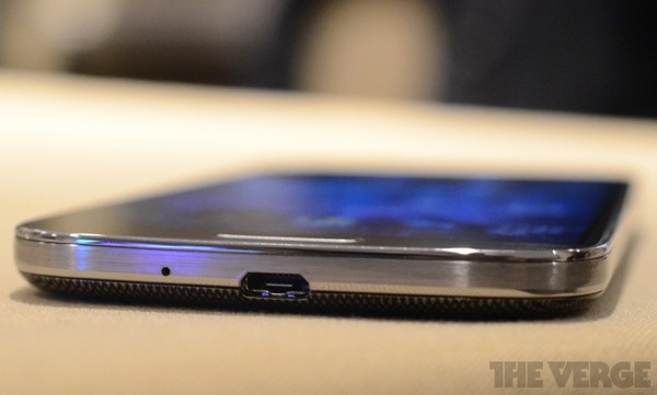 Trên tay siêu phẩm mới: Samsung Galaxy S IV 6