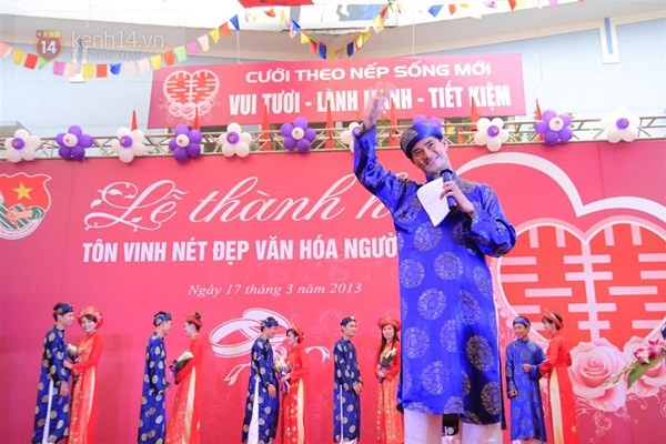 Cận cảnh đám cưới tập thể diễn ra tại trường học ở Hà Nội 4