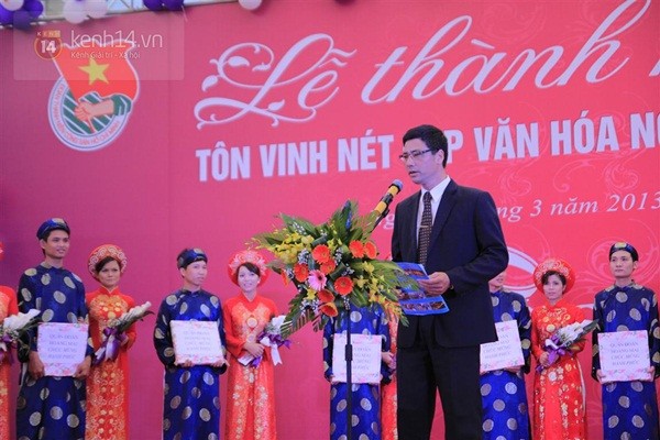 Cận cảnh đám cưới tập thể diễn ra tại trường học ở Hà Nội 6