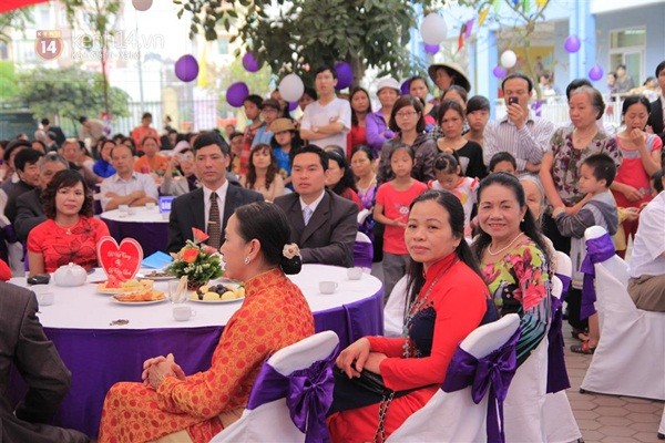 Cận cảnh đám cưới tập thể diễn ra tại trường học ở Hà Nội 24