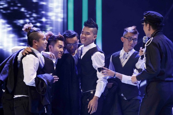 "Búng sĩ" ngậm ngùi dừng chân Got Talent 2