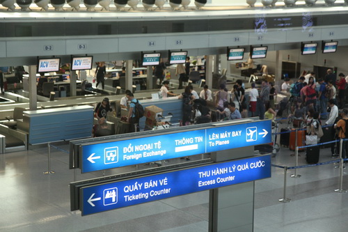 Lỗi chính tả ở sân bay Tân Sơn Nhất