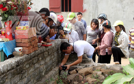 Cả làng náo loạn với ‘rắn thần' ở Bắc Giang