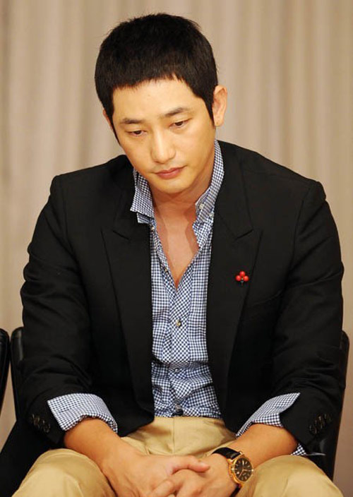 Park Si Hoo có thể bị bắt khẩn cấp - 2