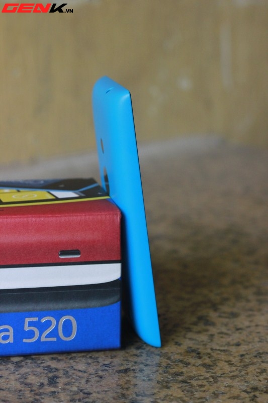 Đập hộp Nokia Lumia 520 chính hãng tại Việt Nam 7
