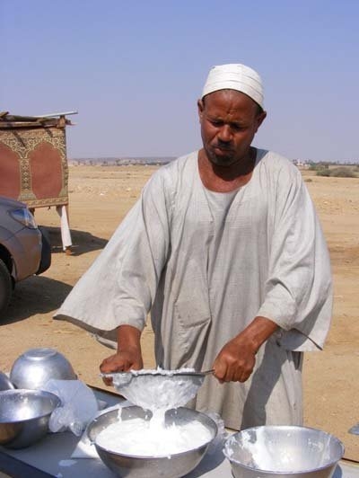 Pakistan: Sữa lạc đà - "Thần dược" mới của đàn ông