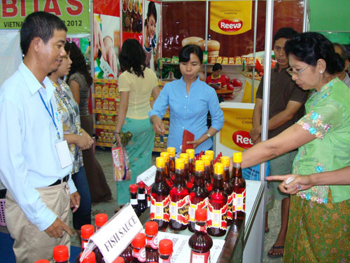 Hàng Trung Quốc "đội lốt" hàng Việt lừa người Myanmar