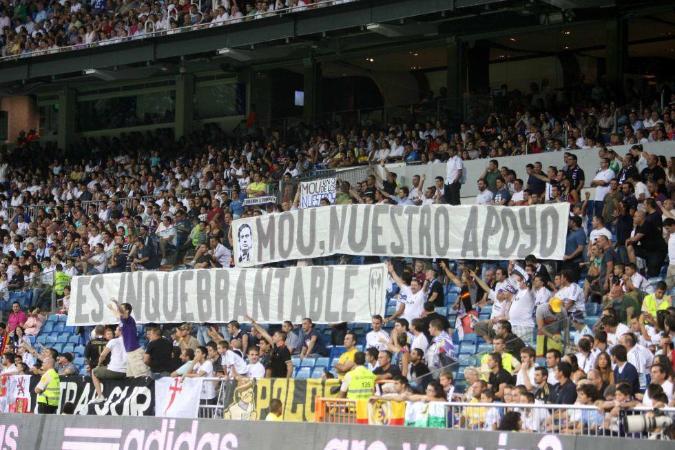 
	Người hâm mộ Real kêu gọi Mourinho ở lại - Ảnh: AS