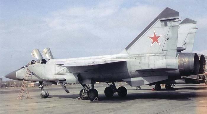 Máy bay tiêm kích Mig-31BS là bản nâng cấp của Mig-31 chuẩn hoá theo cấu hình Mig-31B (Photo of www.airwar.ru)