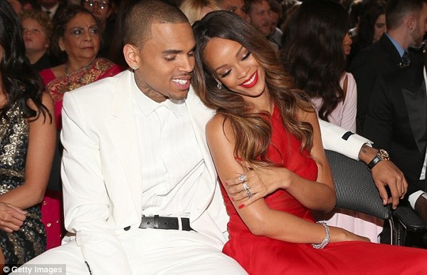 Rihanna và Chris Brown lại chia tay 1