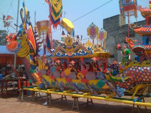 Ngan nguoi do ve Le hoi cau ngu lon nhat xu Thanh