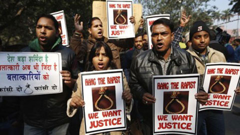 Hàng loạt các cuộc biểu tình đang diễn ra tại Ấn Độ đòi chính phủ bảo vệ quyền lợi đối với phụ nữ và trẻ em